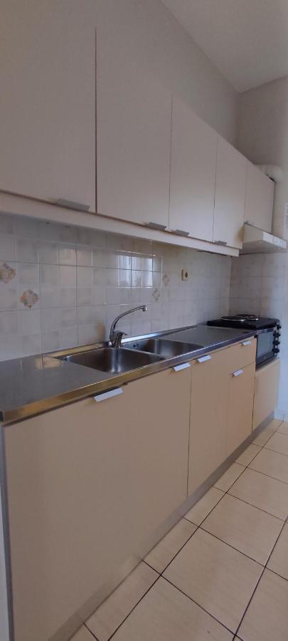 Niki Apartments Makrýgialos Eksteriør billede
