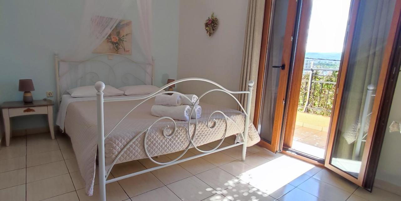 Niki Apartments Makrýgialos Eksteriør billede