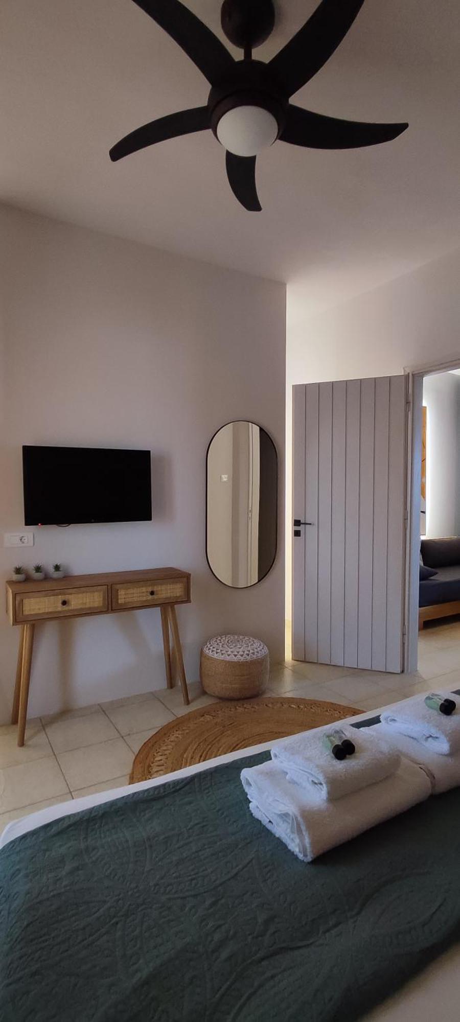 Niki Apartments Makrýgialos Eksteriør billede