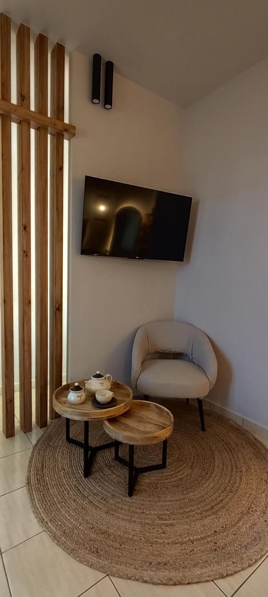 Niki Apartments Makrýgialos Eksteriør billede